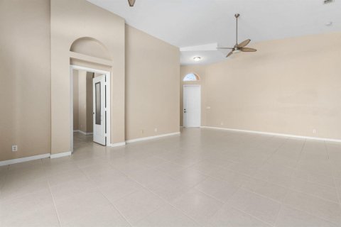 Купить виллу или дом в Сент-Луси, Флорида 5 комнат, 127.93м2, № 2146365 - фото 8