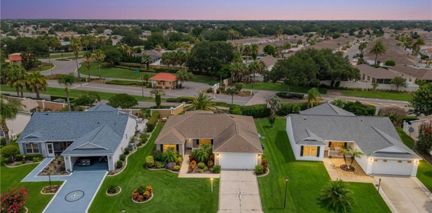 Casa en The Villages, Florida 3 dormitorios, 129.32 m2 № 2232045