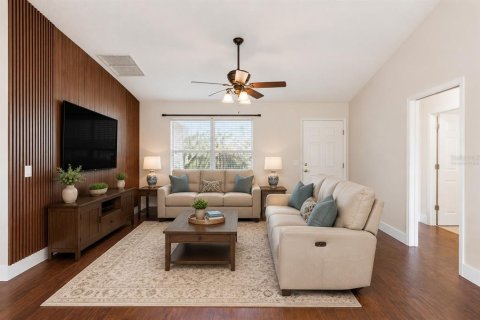 Casa en venta en The Villages, Florida, 3 dormitorios, 129.32 m2 № 2232045 - foto 13