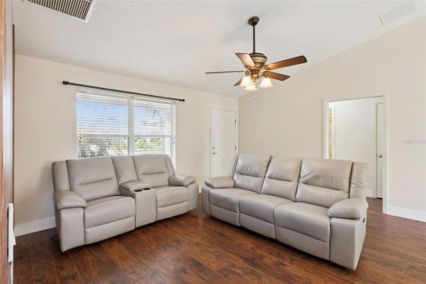 Casa en venta en The Villages, Florida, 3 dormitorios, 129.32 m2 № 2232045 - foto 16