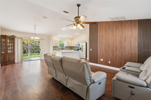 Casa en venta en The Villages, Florida, 3 dormitorios, 129.32 m2 № 2232045 - foto 10