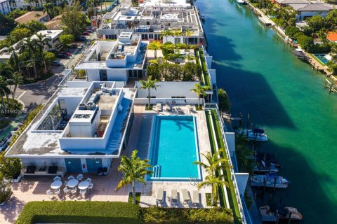 Condominio en venta en Bay Harbor Islands, Florida, 2 dormitorios, 115.11 m2 № 2045540 - foto 29