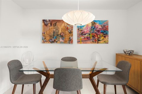 Condominio en venta en Bay Harbor Islands, Florida, 2 dormitorios, 115.11 m2 № 2045540 - foto 5