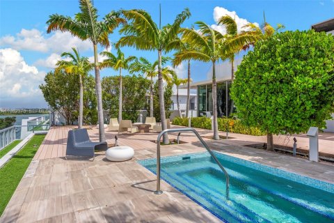 Condominio en venta en Bay Harbor Islands, Florida, 2 dormitorios, 115.11 m2 № 2045540 - foto 22