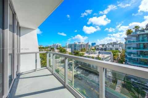 Condominio en venta en Bay Harbor Islands, Florida, 2 dormitorios, 115.11 m2 № 2045540 - foto 13