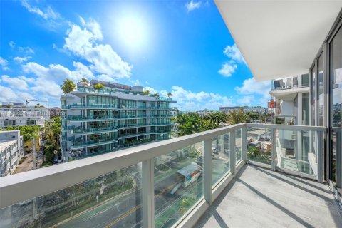 Condominio en venta en Bay Harbor Islands, Florida, 2 dormitorios, 115.11 m2 № 2045540 - foto 15