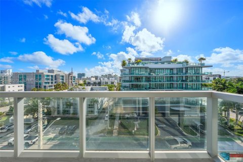 Condominio en venta en Bay Harbor Islands, Florida, 2 dormitorios, 115.11 m2 № 2045540 - foto 14