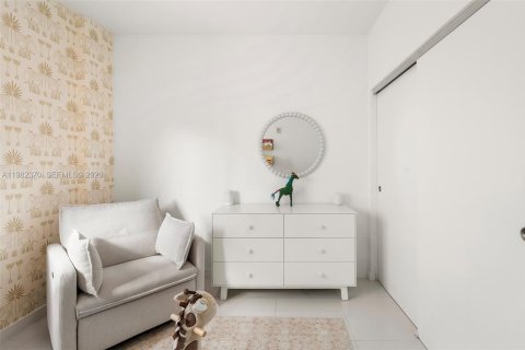 Condominio en venta en Bay Harbor Islands, Florida, 2 dormitorios, 115.11 m2 № 2045540 - foto 20