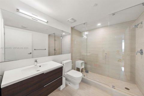 Condominio en venta en Bay Harbor Islands, Florida, 2 dormitorios, 115.11 m2 № 2045540 - foto 21