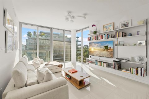 Condominio en venta en Bay Harbor Islands, Florida, 2 dormitorios, 115.11 m2 № 2045540 - foto 11