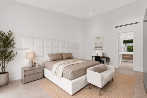 House in Miami, Florida 6 bedrooms, 434.32 sq.m. № 2087841 - photo 14