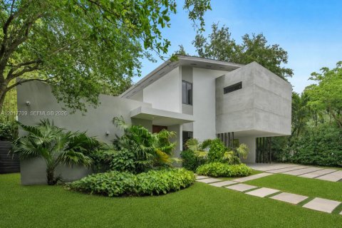 House in Miami, Florida 6 bedrooms, 434.32 sq.m. № 2087841 - photo 5