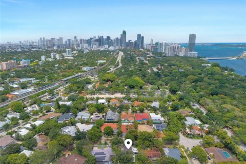 House in Miami, Florida 6 bedrooms, 434.32 sq.m. № 2087841 - photo 28