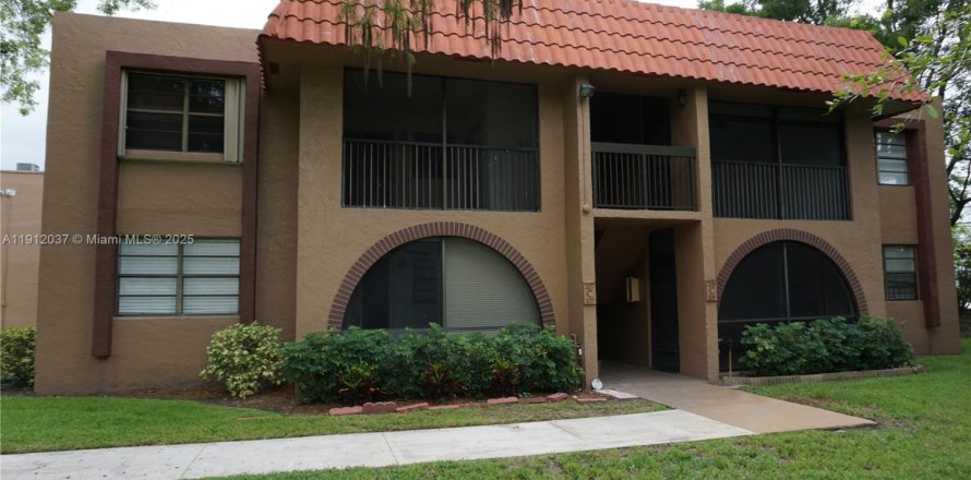 Condo à Sunrise, Floride, 2 chambres  № 1968008