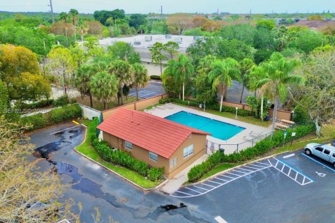 Снять в аренду кондоминиум в Санрайз, Флорида 2 спальни, 100.33м2, № 1968008 - фото 26