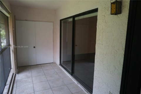 Copropriété à louer à Sunrise, Floride: 2 chambres, 100.33 m2 № 1968008 - photo 12