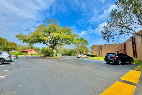 Снять в аренду кондоминиум в Санрайз, Флорида 2 спальни, 100.33м2, № 1968008 - фото 27