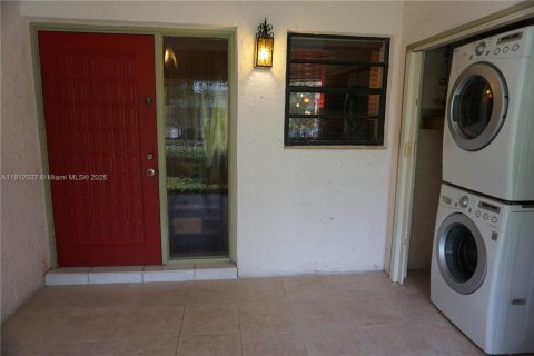 Copropriété à louer à Sunrise, Floride: 2 chambres, 100.33 m2 № 1968008 - photo 14