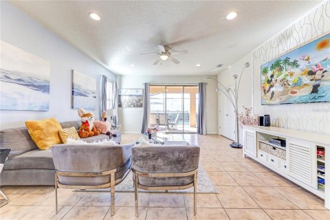 Casa en venta en Kissimmee, Florida, 6 dormitorios, 291.9 m2 № 2391466 - foto 7