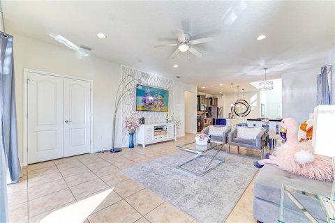 Casa en venta en Kissimmee, Florida, 6 dormitorios, 291.9 m2 № 2391466 - foto 12