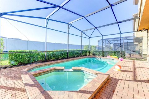 Casa en venta en Kissimmee, Florida, 6 dormitorios, 291.9 m2 № 2391466 - foto 4
