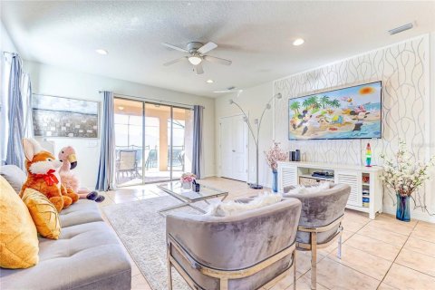 Casa en venta en Kissimmee, Florida, 6 dormitorios, 291.9 m2 № 2391466 - foto 10