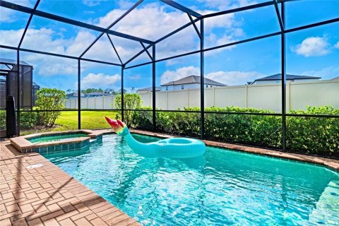 Casa en venta en Kissimmee, Florida, 6 dormitorios, 291.9 m2 № 2391466 - foto 3