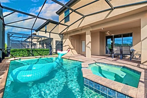 Casa en venta en Kissimmee, Florida, 6 dormitorios, 291.9 m2 № 2391466 - foto 2