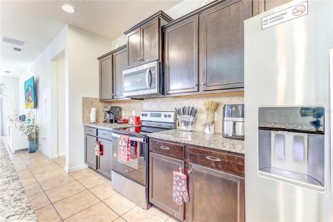 Casa en venta en Kissimmee, Florida, 6 dormitorios, 291.9 m2 № 2391466 - foto 5