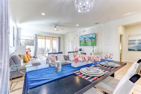 Casa en venta en Kissimmee, Florida, 6 dormitorios, 291.9 m2 № 2391466 - foto 8