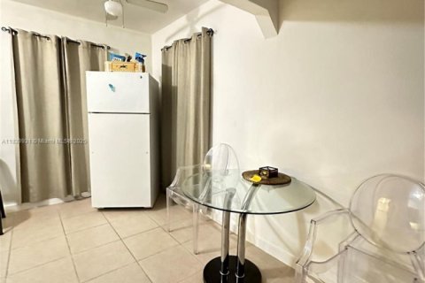Купить коммерческую недвижимость в Халландейл-Бич, Флорида 132.11м2, № 1814821 - фото 13