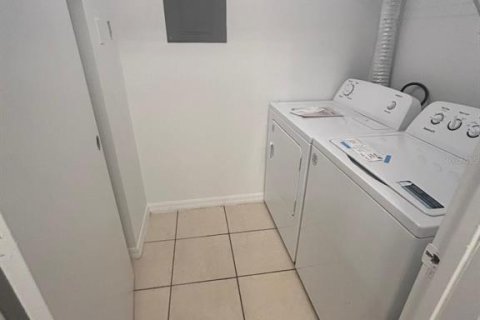 Condominio en venta en Orlando, Florida, 1 dormitorio, 78.04 m2 № 1307768 - foto 15
