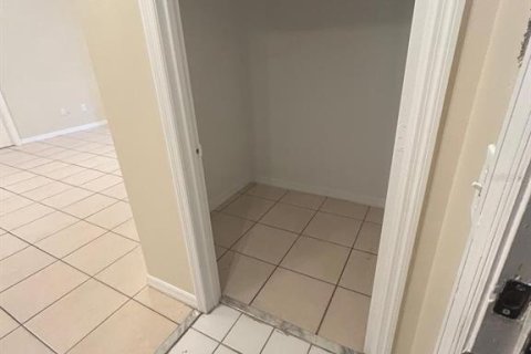 Condominio en venta en Orlando, Florida, 1 dormitorio, 78.04 m2 № 1307768 - foto 16