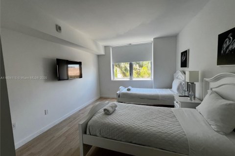 Condominio en alquiler en Hallandale Beach, Florida, 3 dormitorios, 161.37 m2 № 1950325 - foto 14