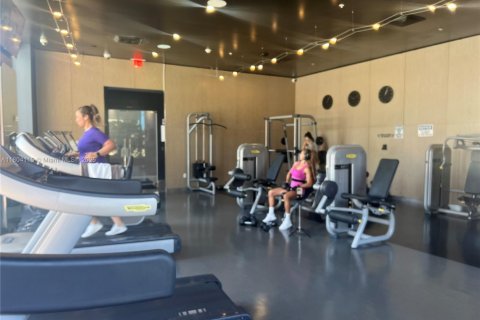 Condominio en alquiler en Hallandale Beach, Florida, 3 dormitorios, 161.37 m2 № 1950325 - foto 24