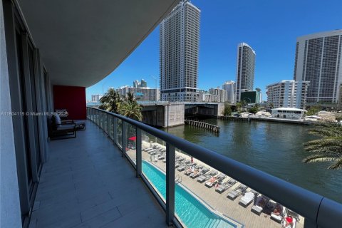 Condominio en alquiler en Hallandale Beach, Florida, 3 dormitorios, 161.37 m2 № 1950325 - foto 8