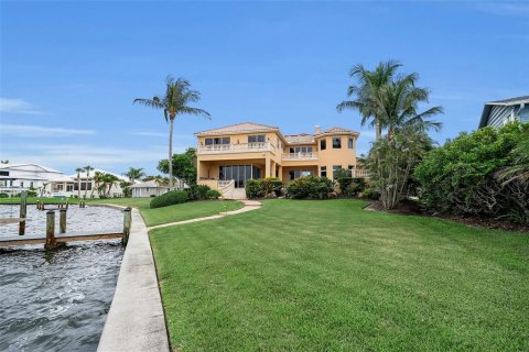 House in Sarasota, Florida 5 bedrooms, 560.67 sq.m. № 2233453 - photo 27