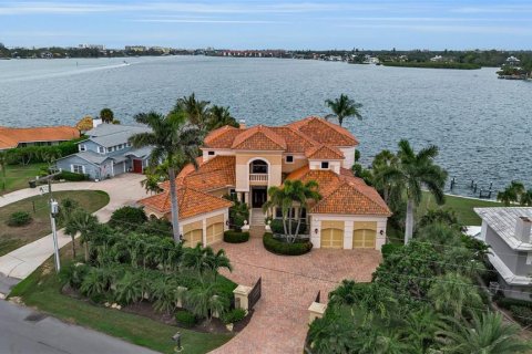 House in Sarasota, Florida 5 bedrooms, 560.67 sq.m. № 2233453