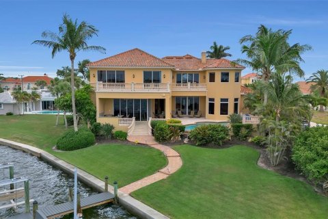 House in Sarasota, Florida 5 bedrooms, 560.67 sq.m. № 2233453 - photo 10