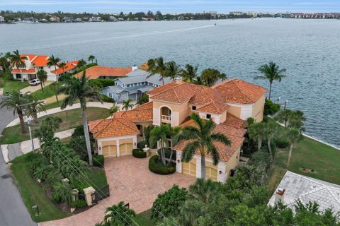 House in Sarasota, Florida 5 bedrooms, 560.67 sq.m. № 2233453 - photo 4