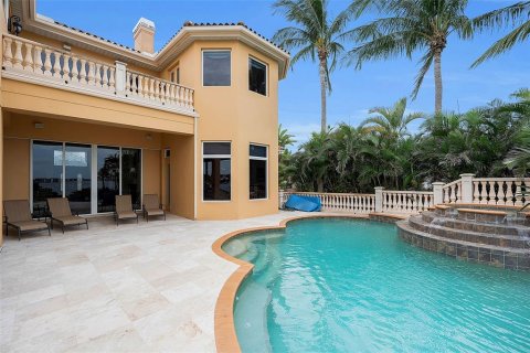 House in Sarasota, Florida 5 bedrooms, 560.67 sq.m. № 2233453 - photo 20
