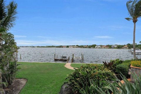 House in Sarasota, Florida 5 bedrooms, 560.67 sq.m. № 2233453 - photo 17
