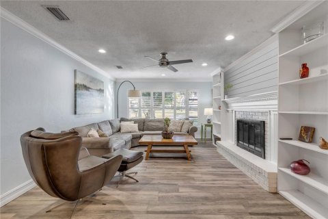House in New Smyrna Beach, Florida 3 bedrooms, 172.8 sq.m. № 2210886 - photo 13
