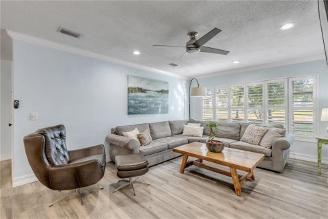 House in New Smyrna Beach, Florida 3 bedrooms, 172.8 sq.m. № 2210886 - photo 12