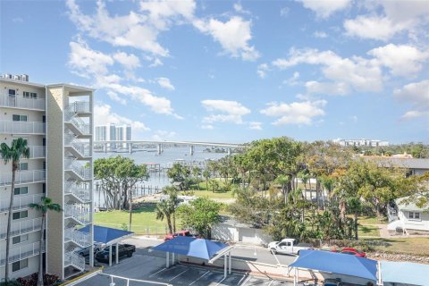 Condo in Daytona Beach, Florida, 2 bedrooms  № 1723150 - photo 3