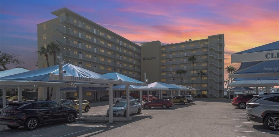 Condo in Daytona Beach, Florida, 2 bedrooms № 1723150