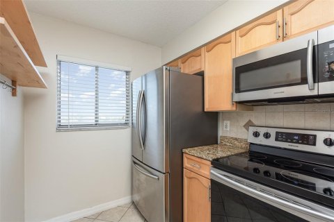 Condo in Daytona Beach, Florida, 2 bedrooms  № 1723150 - photo 18