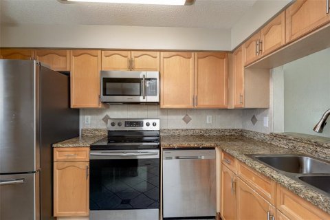 Condo in Daytona Beach, Florida, 2 bedrooms  № 1723150 - photo 16