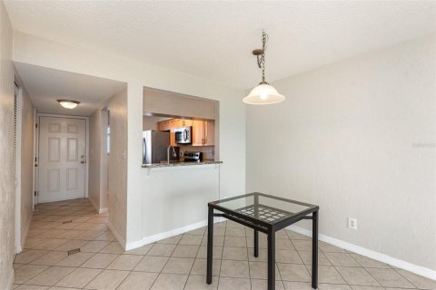 Condo in Daytona Beach, Florida, 2 bedrooms  № 1723150 - photo 5