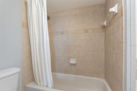 Condo in Daytona Beach, Florida, 2 bedrooms  № 1723150 - photo 23